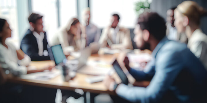 Équipe en réunion de conseil financier